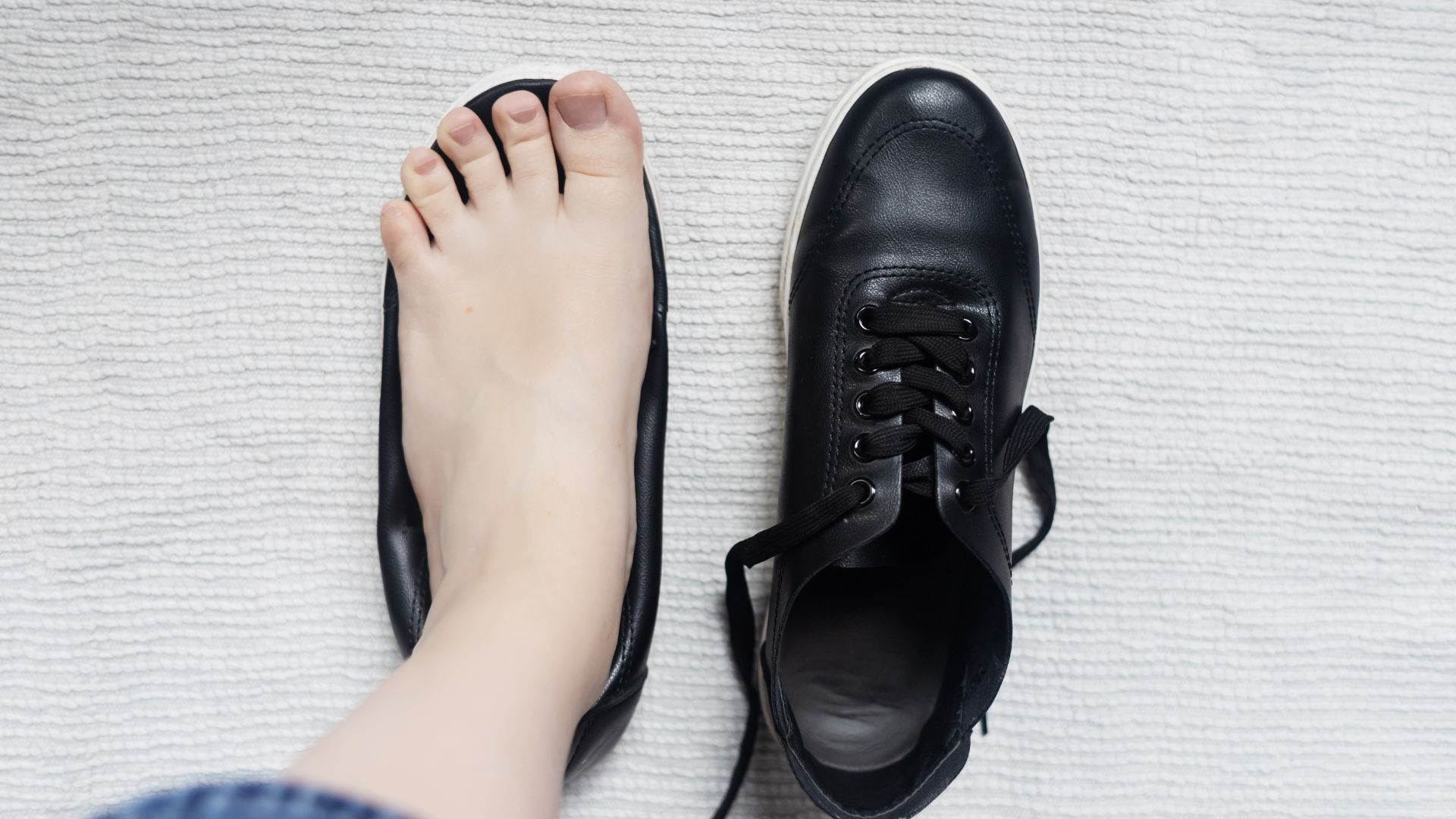Piede piatto: l'importanza della scarpa giusta per il benessere di tutto il corpo